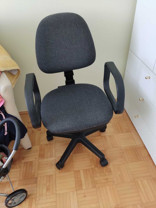 Krzesło biurowe obrotowe