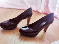 Sapatos Fendi verniz preto