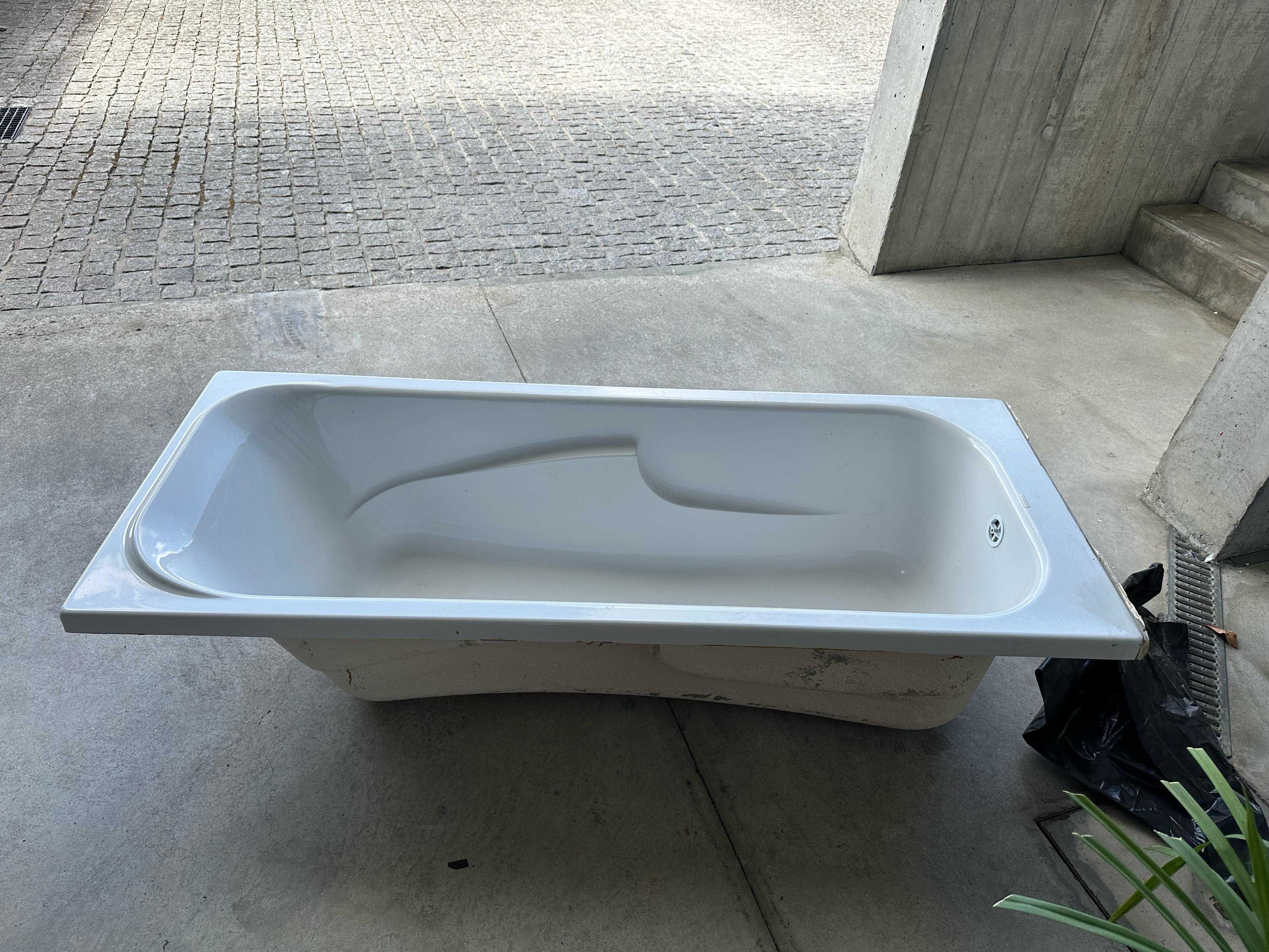 banheira para casa de banho, completamente nova