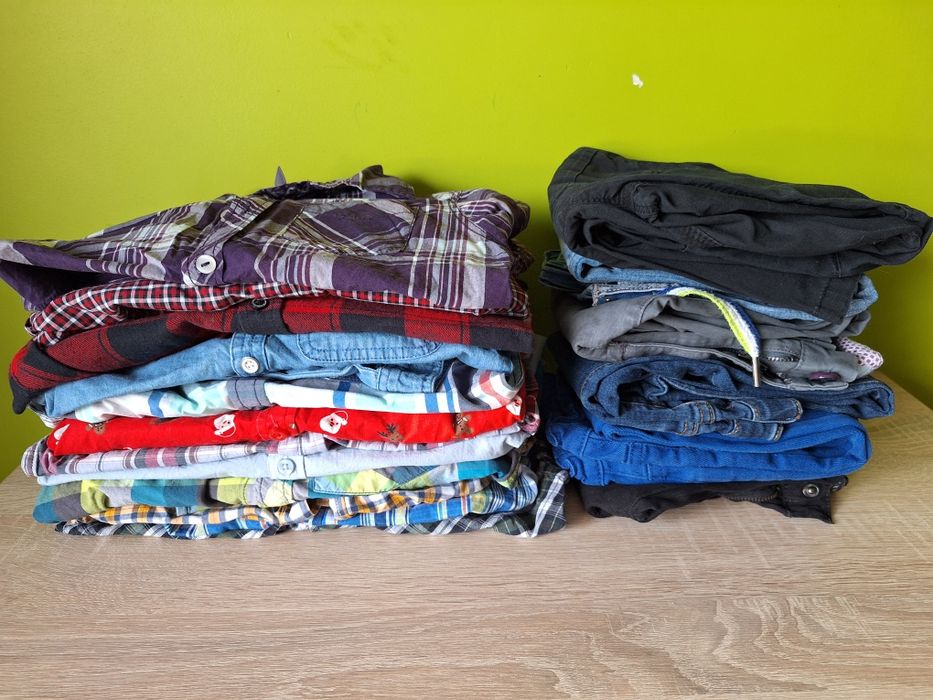 Komplet koszul i spodni dla chłopca 122/128