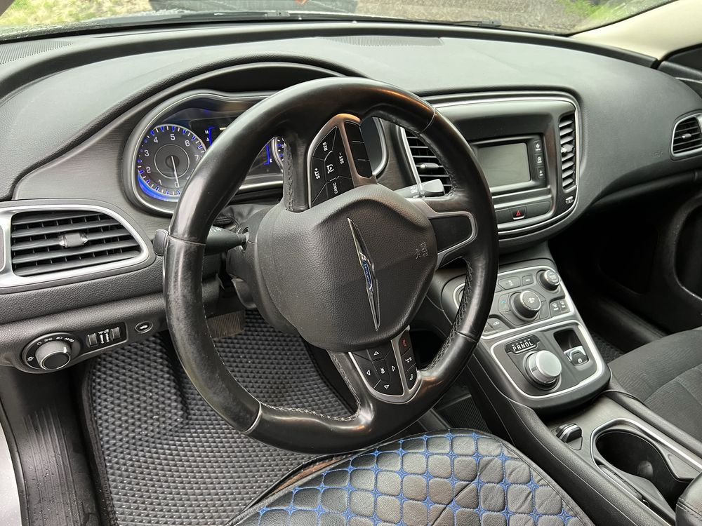 Chrysler 200 перший власник в Україні