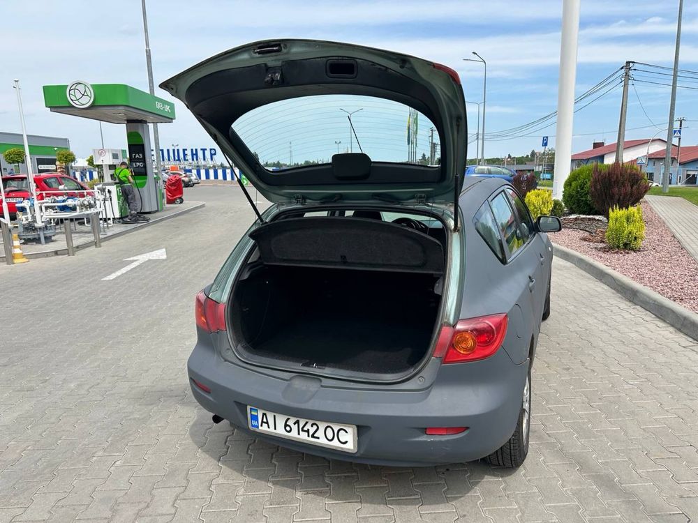 Продам своє авто Мазда 3БК 2003-2004 року