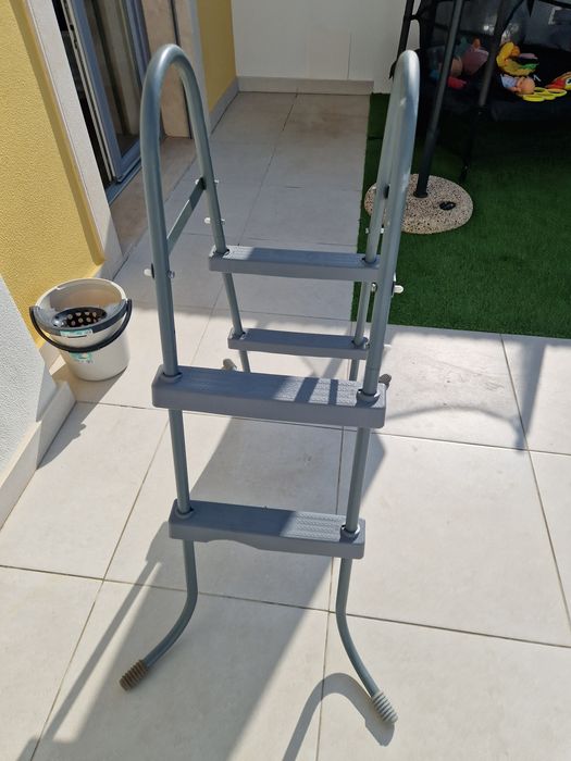 Escada piscina bestway