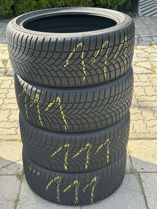 111 Opony Zimowe Bridgestone 225/40/18 Bardzo Ładne