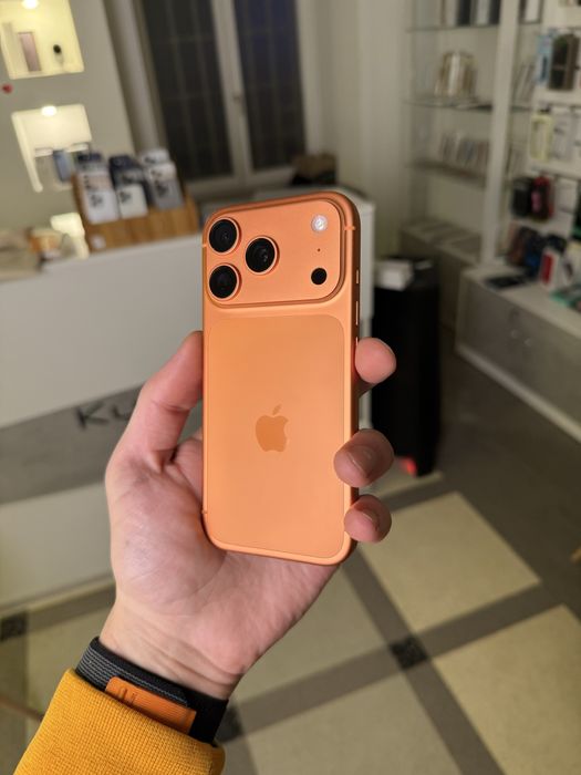 IPhone 17 Pro 512gb Cosmic Orange. Open Box