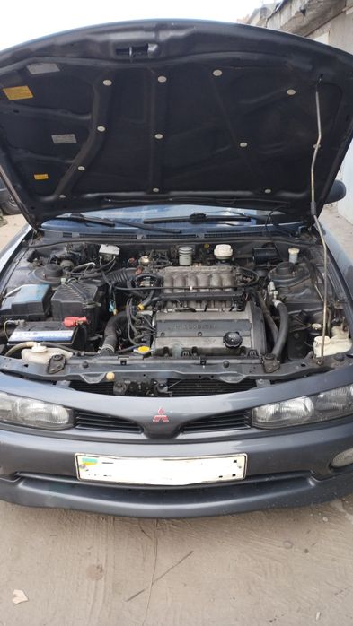 Mitsubishi galant 1993р. на запчастини.