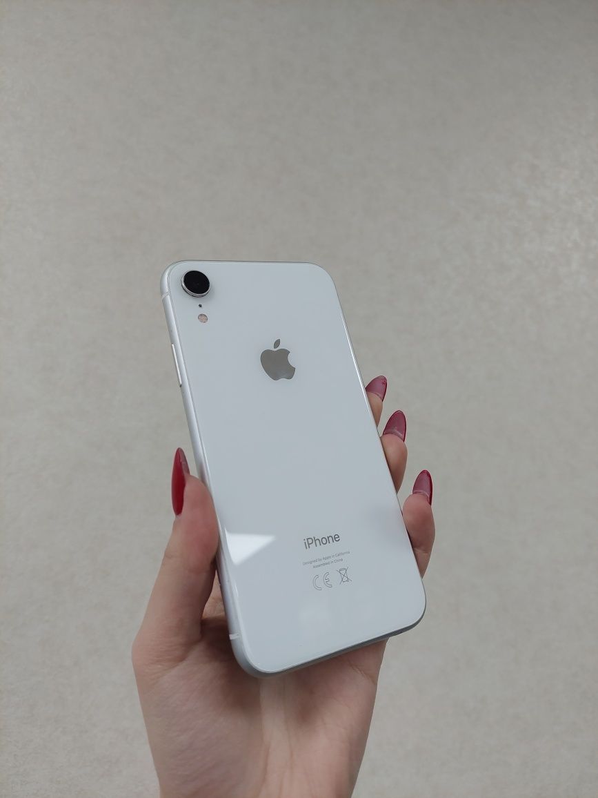 Телефон iPhone XR 64GB