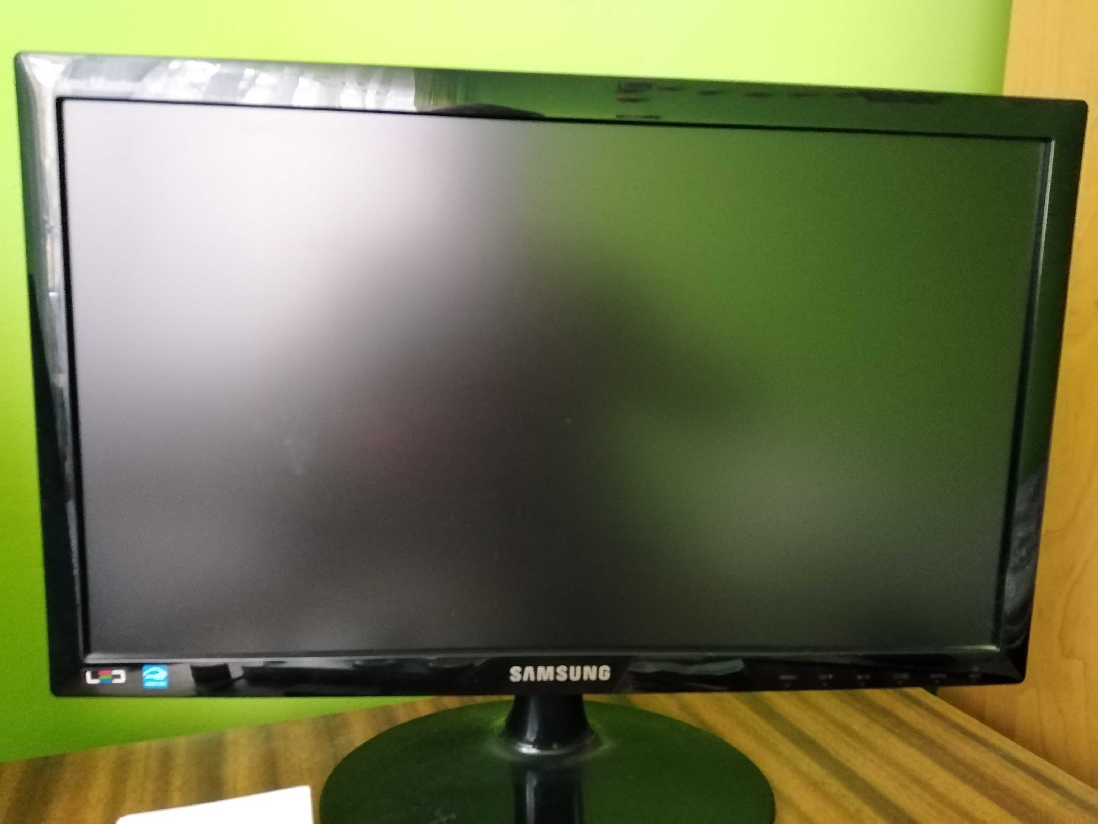 Sprzedam Monitor.