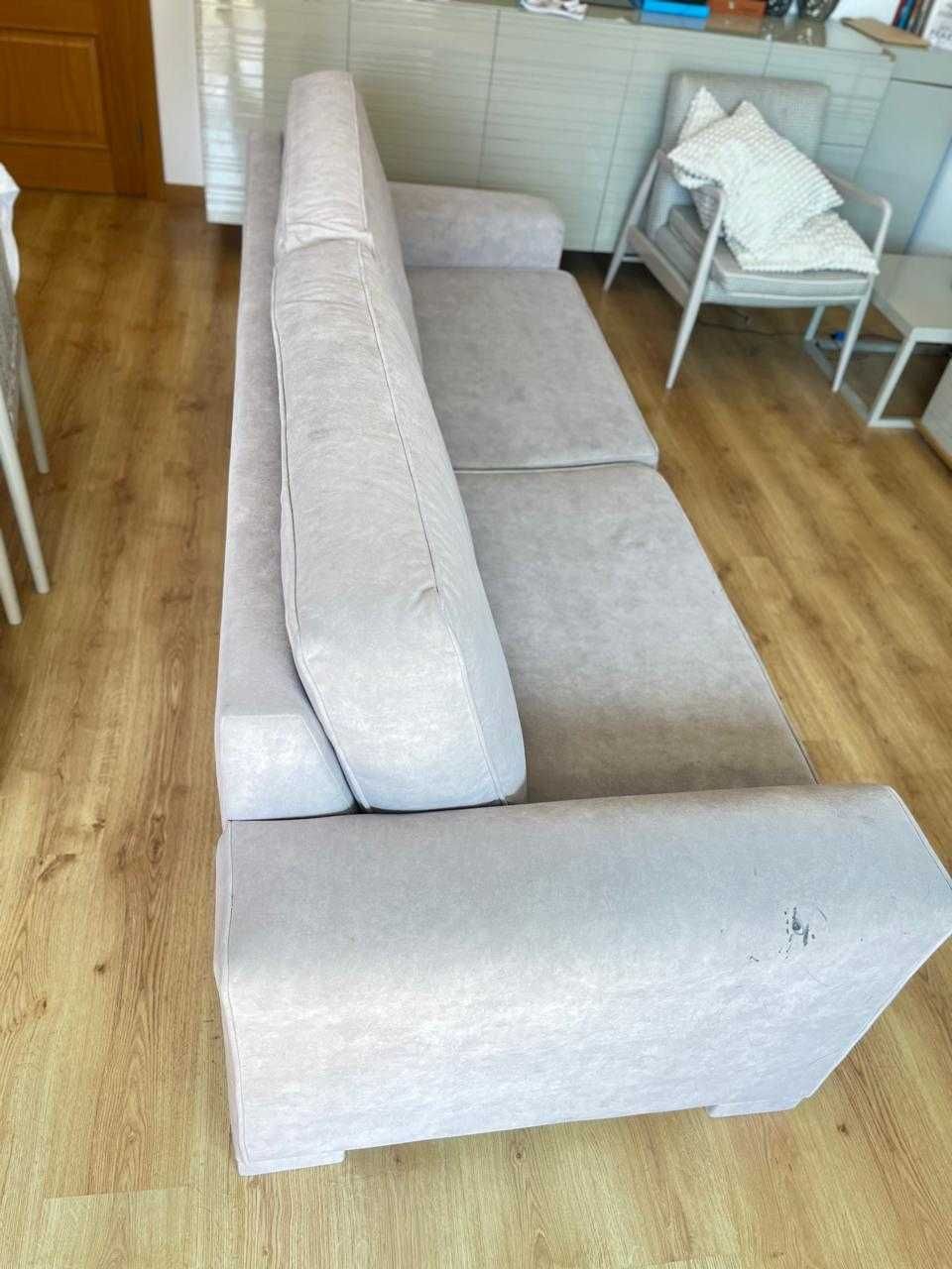 Vendo Sofá e mesa de Vidro 500 euros cada
