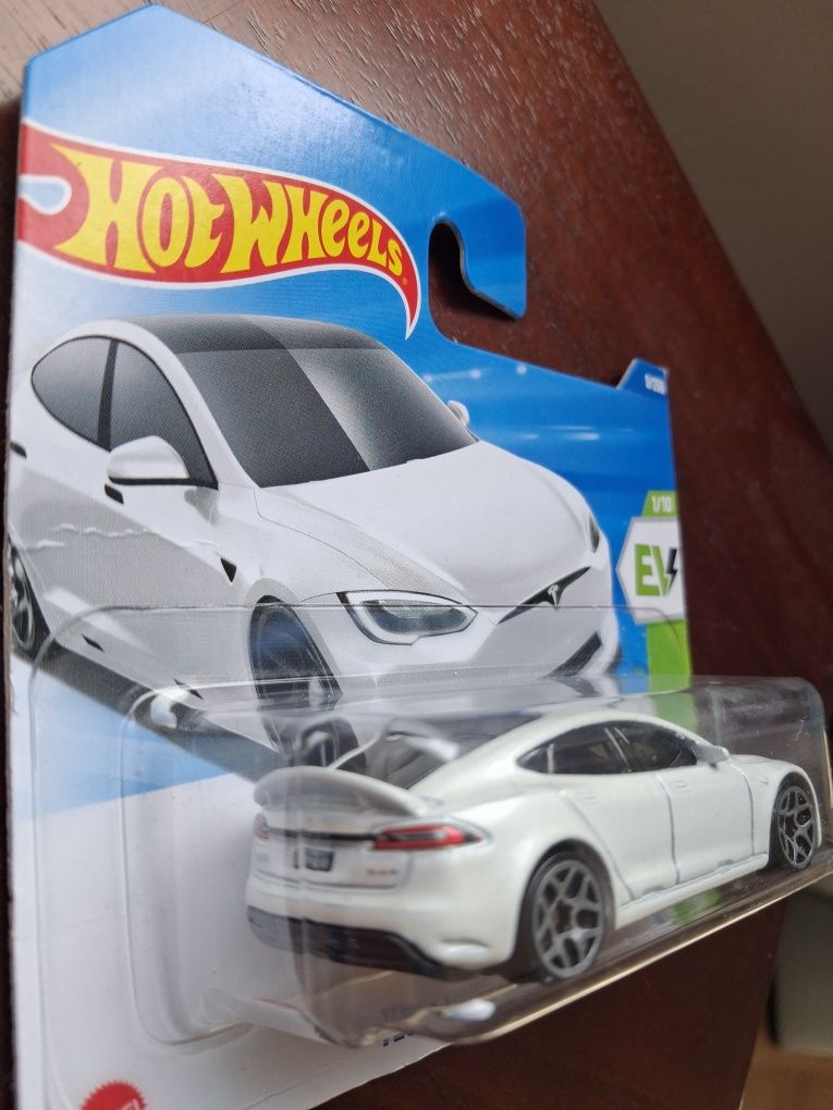 Tesla Model "S" Plaid Hot Wheels