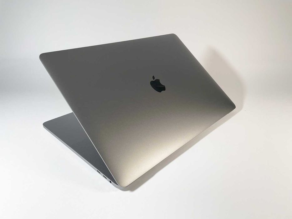 MacBook Pro 15'' 2019 | i7-2,6GHz | 16GB | 512GB SSD | Touch Bar