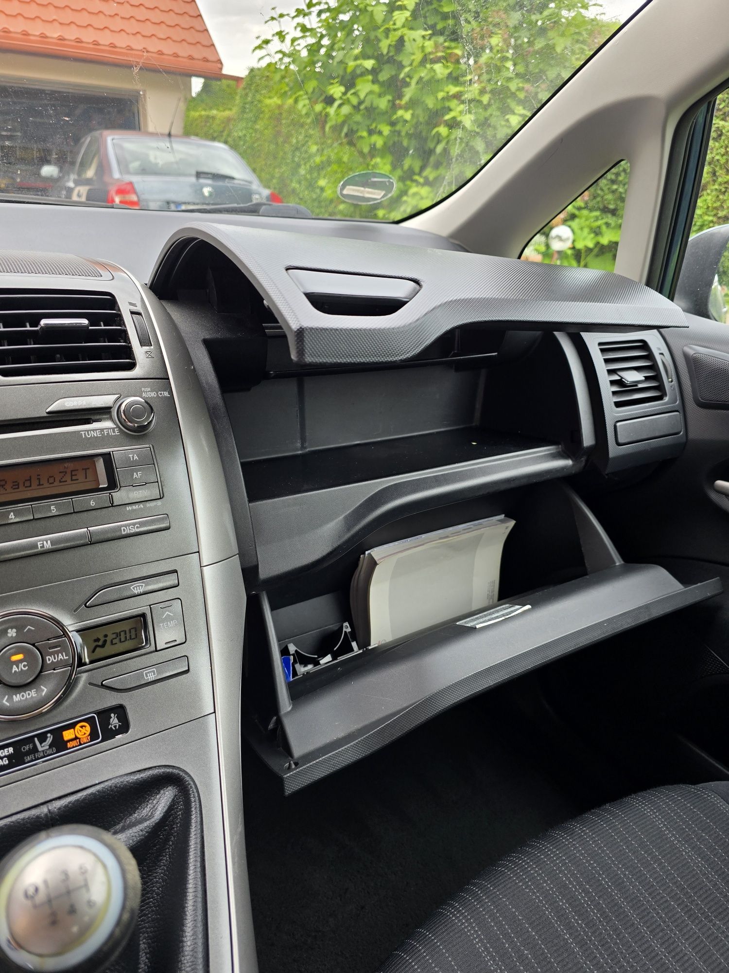 Toyota Auris 2.0 D4D 6 biegów tempomat klimatronic z Niemiec Isofix
