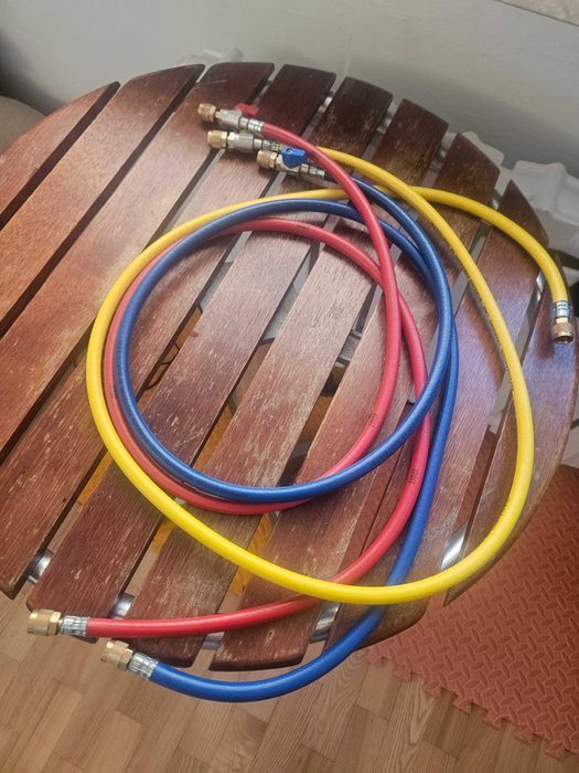 Węże serwisowe Refco 150cm z zaworami 3 sztuki