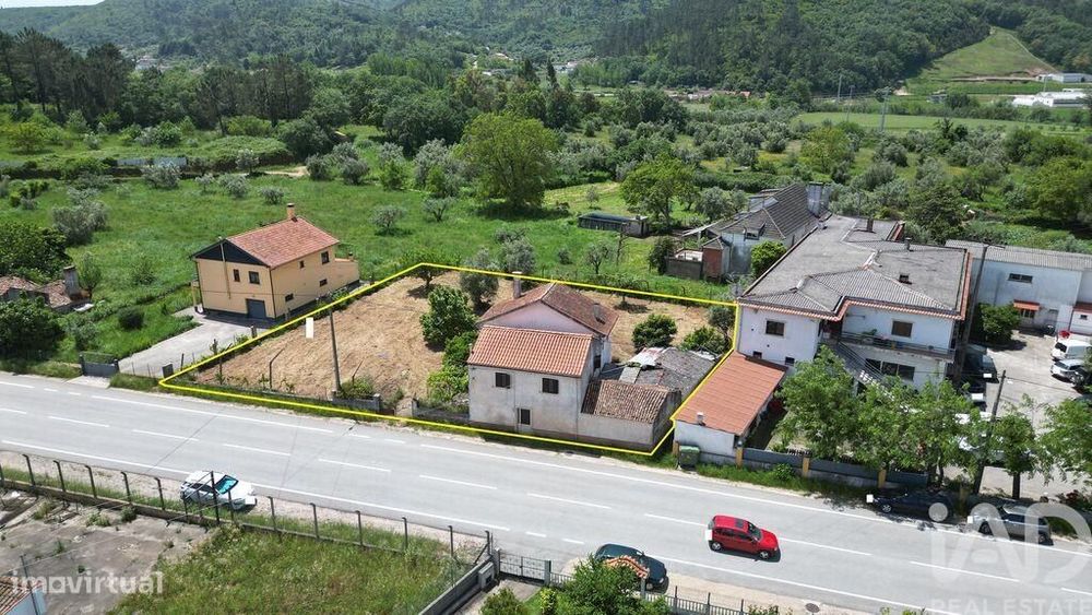 Casa tradicional T3 em São Miguel, Santa Eufémia e Rabaçal de 175,00 m