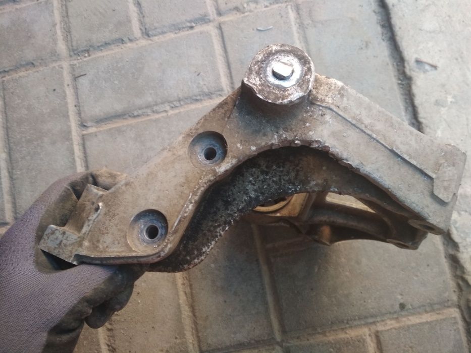 ричаг передній 600199293d шкода фабія до 2006 Фольксваген поло до 2009