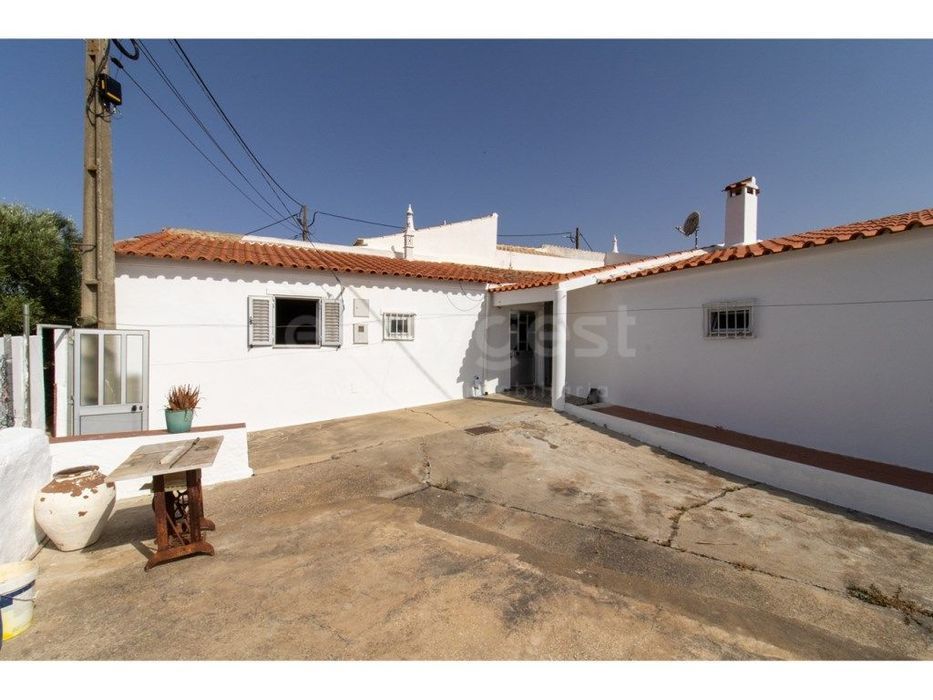 Moradia tradicional com 2 quartos e pátio - Pereiro, Alcoutim