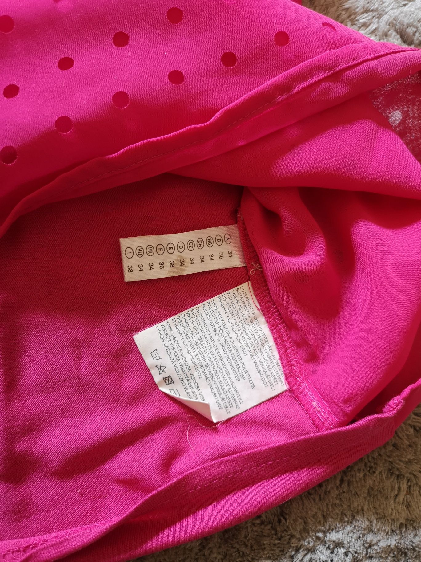 Różowa bluzka C&A z siateczkowym przodem