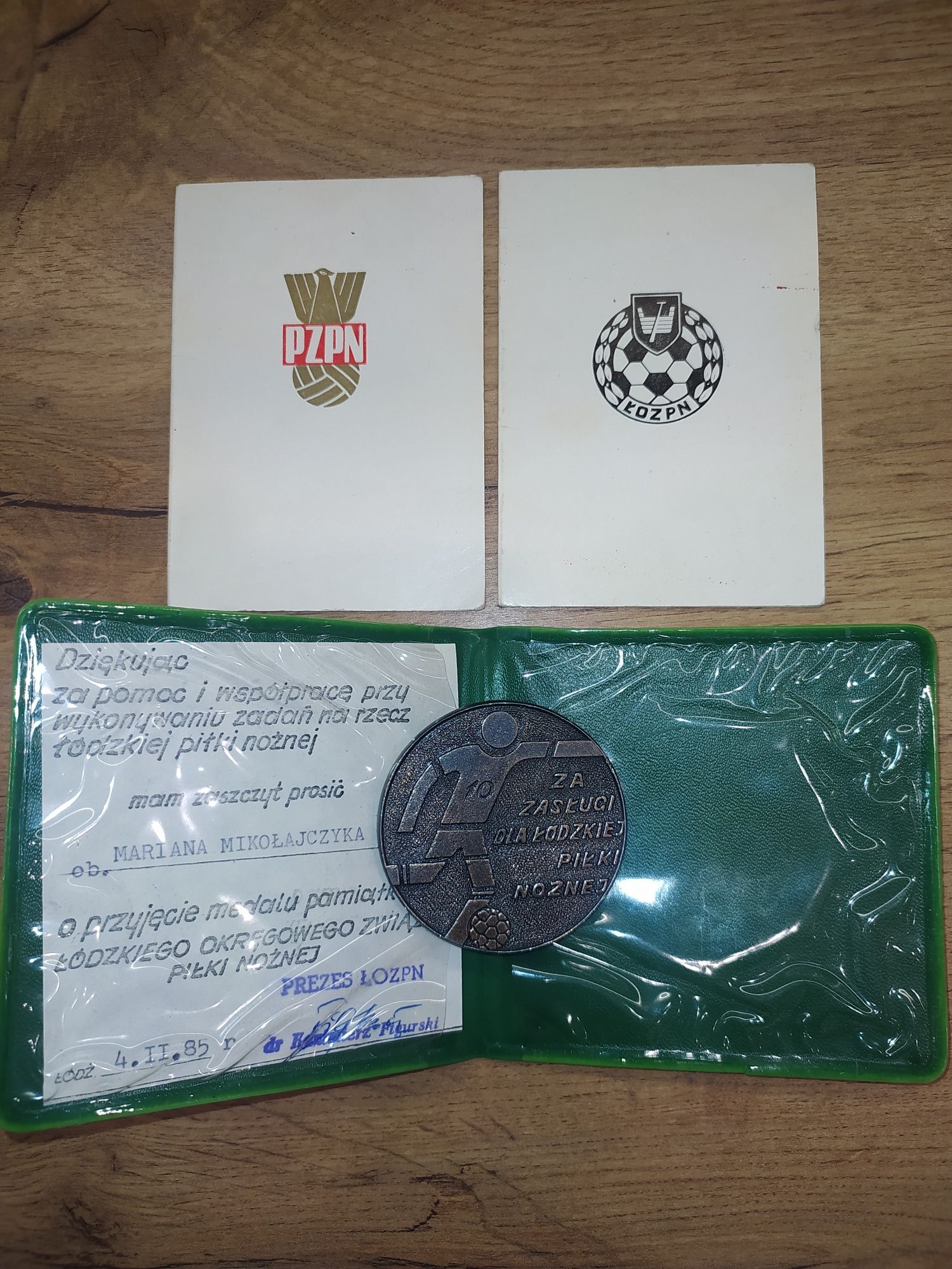 PZPN Łódź. Zestaw legitymacji, medal. Marian Mikołajczyk. 1984.Piłka