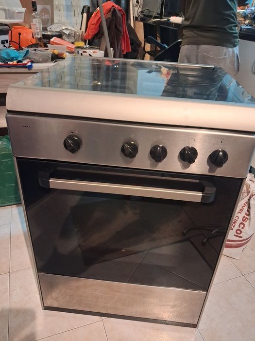 Fogão usado mas a funcionar bem