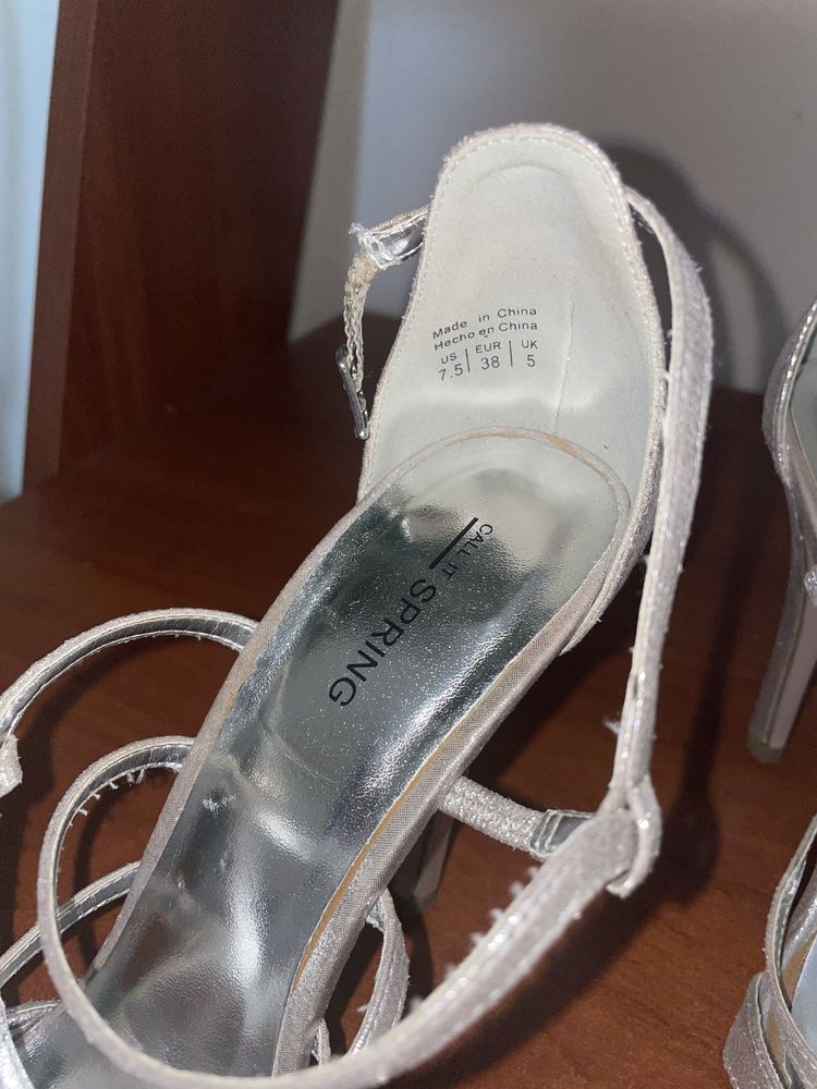 Туфлі шпильки срібні