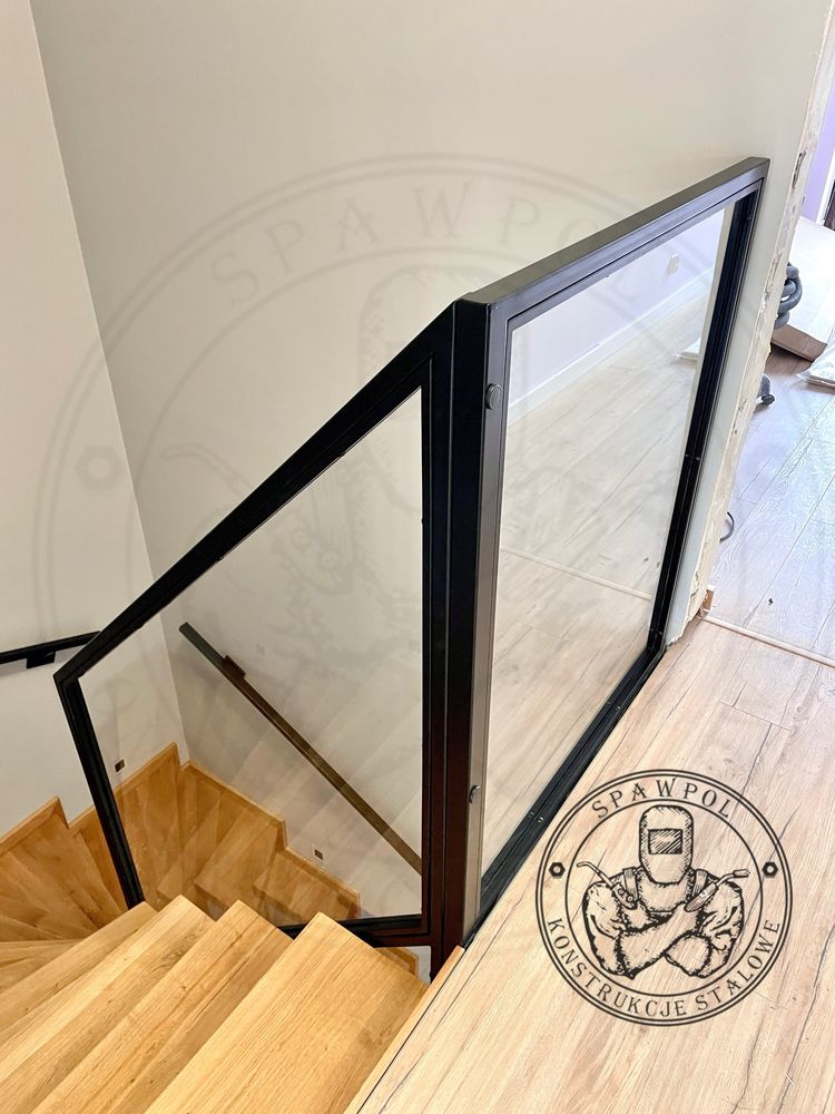 Schody wewnętrzne samonośne • Balustrady