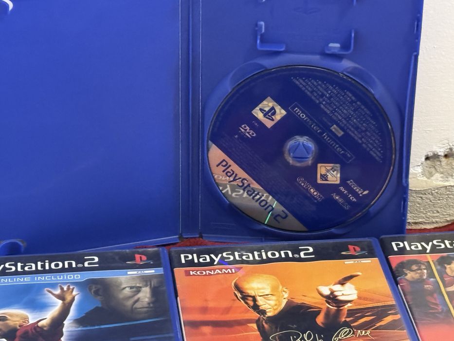 35 Jogos Playstation 2 + Monster Hunter (sem capa)
