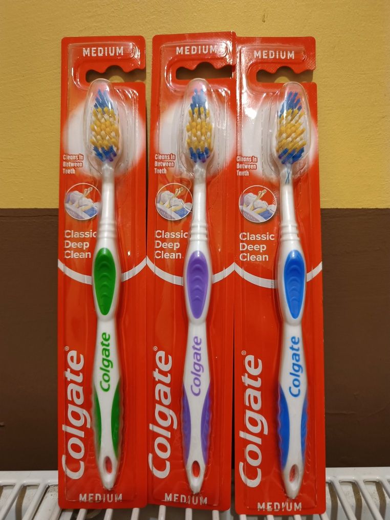 Zestaw 3 szczoteczek do mycia zębów Colgate medium