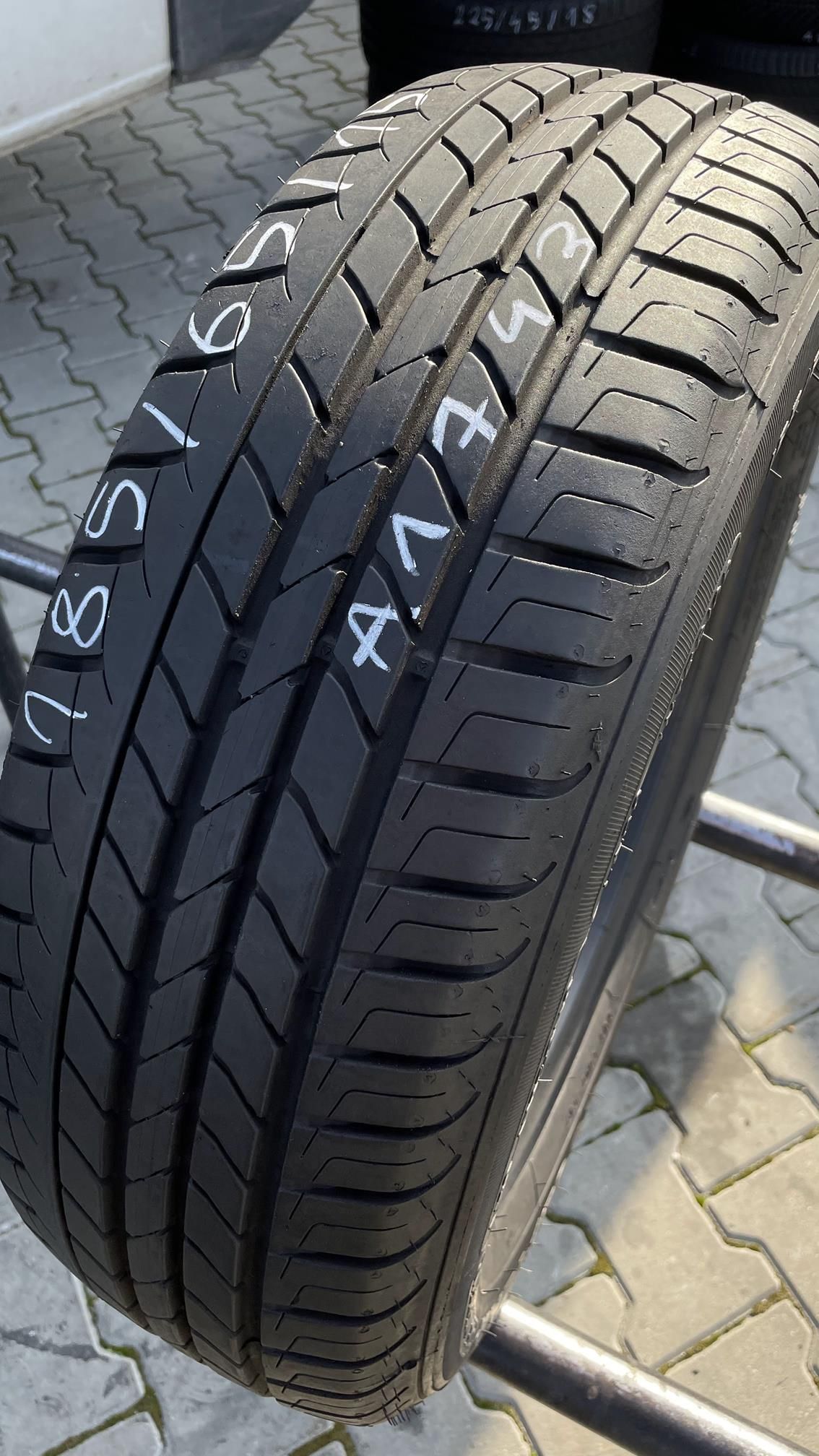 185/65/15 Goodyear Dura Grip 88T