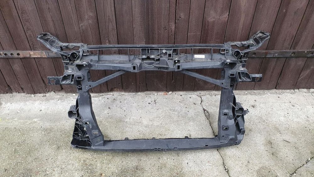 NOWY PAS przedni wzmocnienie Audi A3 8V0805588A