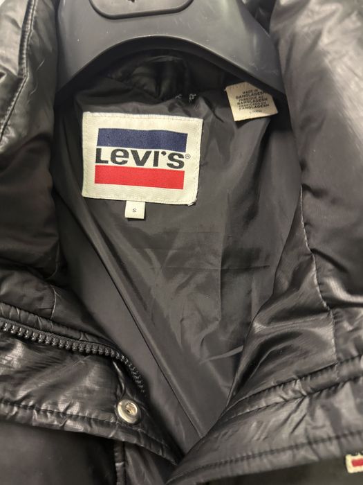 Зимовий Пуховик Levis. Розмір - S