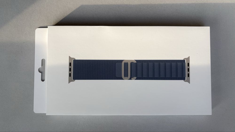 Pasek Apple Watch Light Blue Natural Titanium Alpine Loop 49 mm
