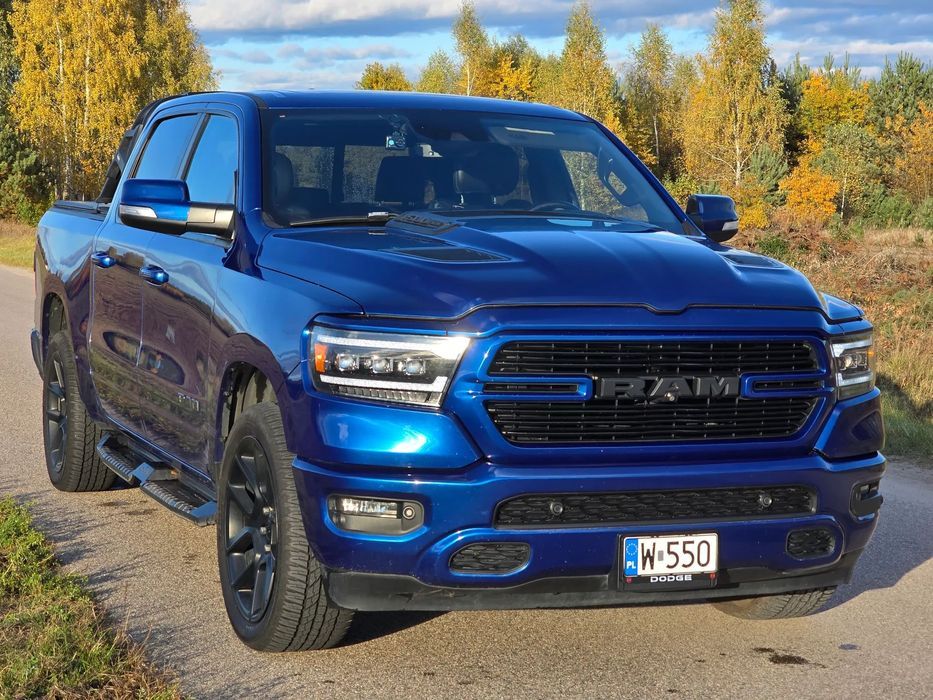 RAM 1500 RAM 1500 SPORT CrewCab skóry kam360 radar gaz