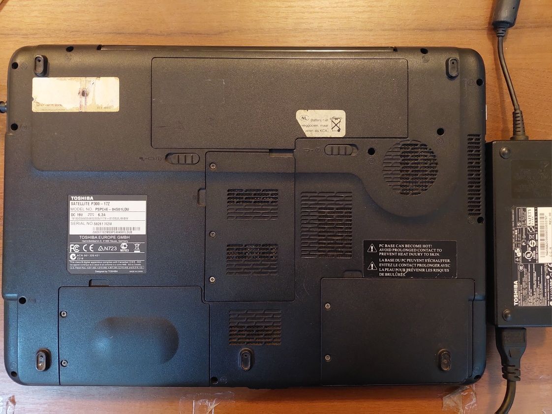 Ноутбук Toshiba satelite P300D (17дюймов, 2 ядра, 3Гб, ssd 60Гб)
