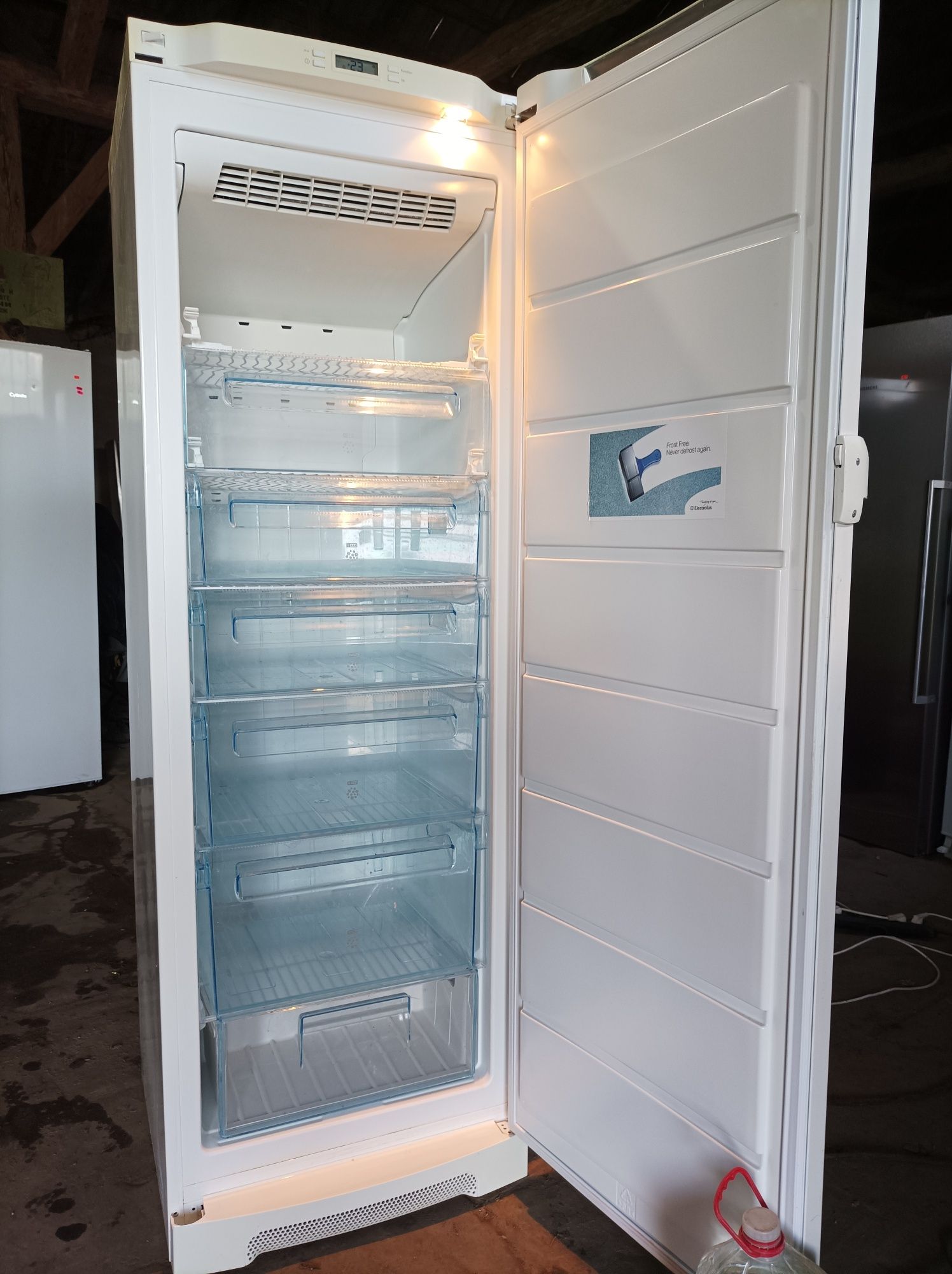 Морозильна камера Electrolux NоyFrost