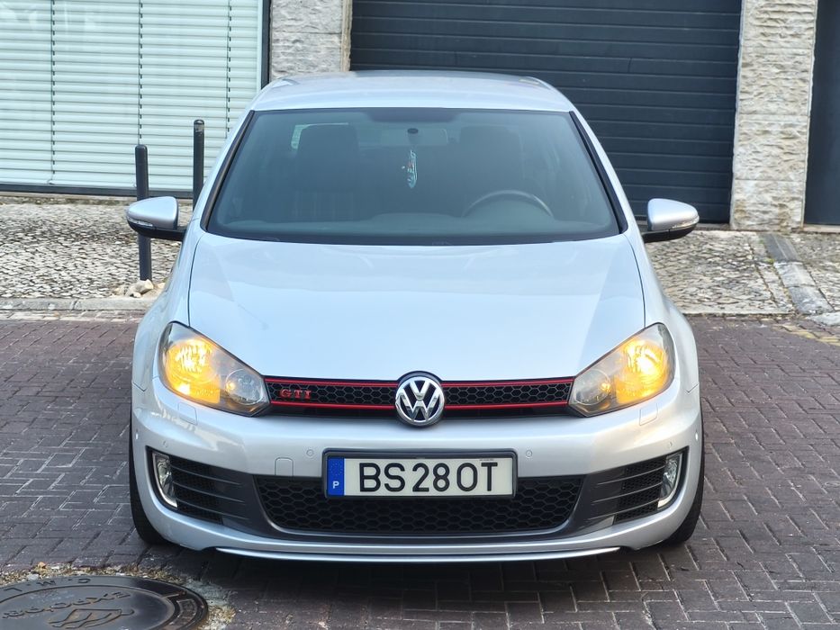 Golf GTI 6 dsg 2.0 TFSI impecável