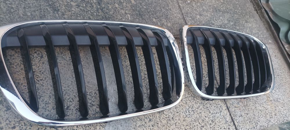 Решітка радіатора (ноздрі) BMW X1 F48