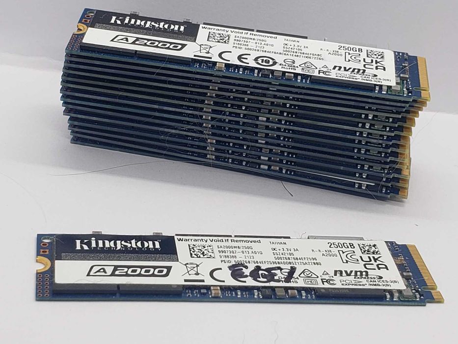 SSD 256gb Kingston A2000. m.2 nvme 2280 tlc. отличное состояние.