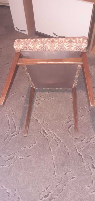 krzesła klasyczne tapicerowane 4 sztuki