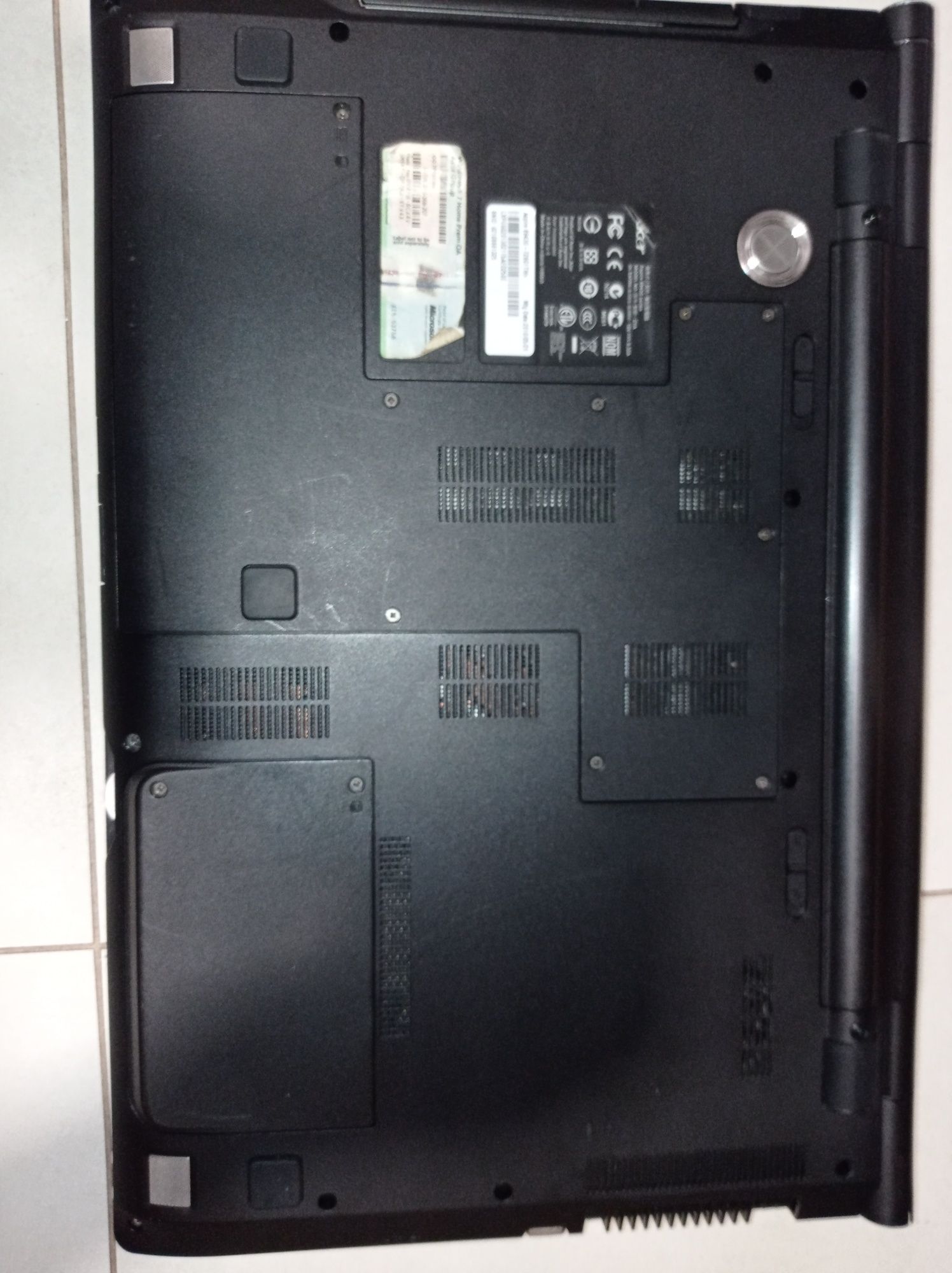 Acer 8943g 8GB i7 18,4 cala
