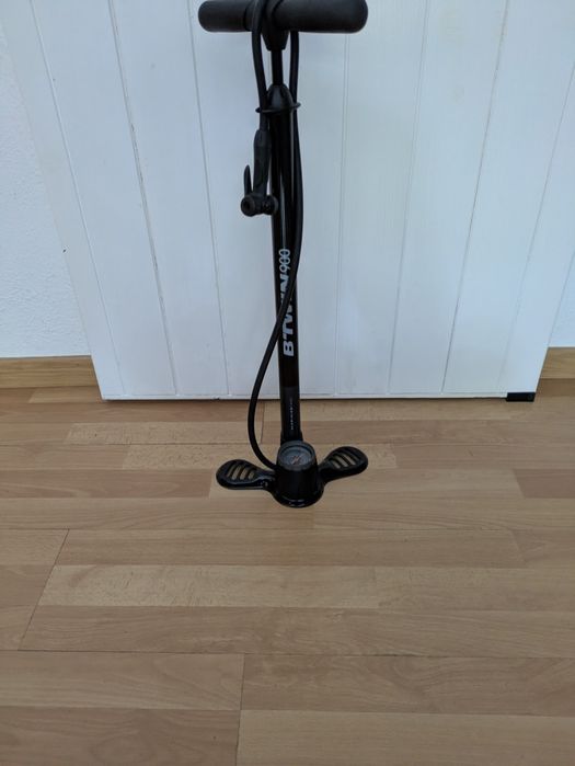 Bomba pé BTWIN 900