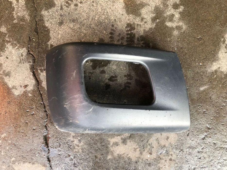 MITSUBISHI FUSO CANTER PLASTICO DIREITO PARA CHOQUES - Z458