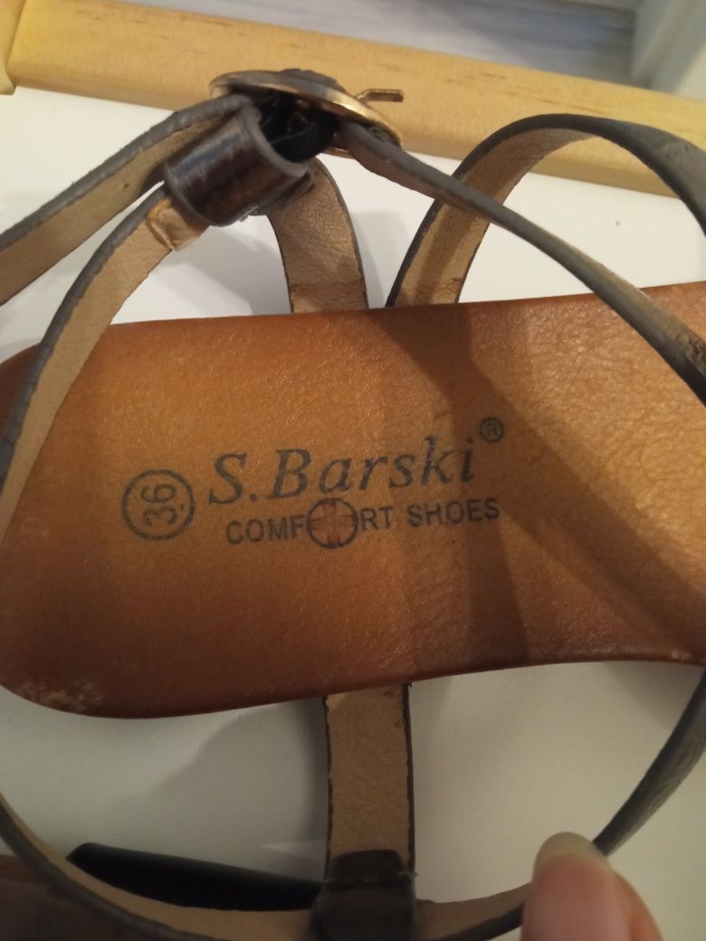 Sandałki firmy S. Barski