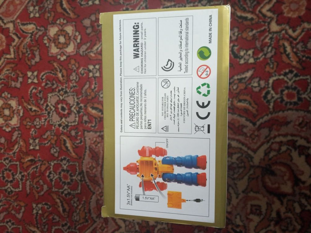 Робот Thundering Ares на батарейках 880B