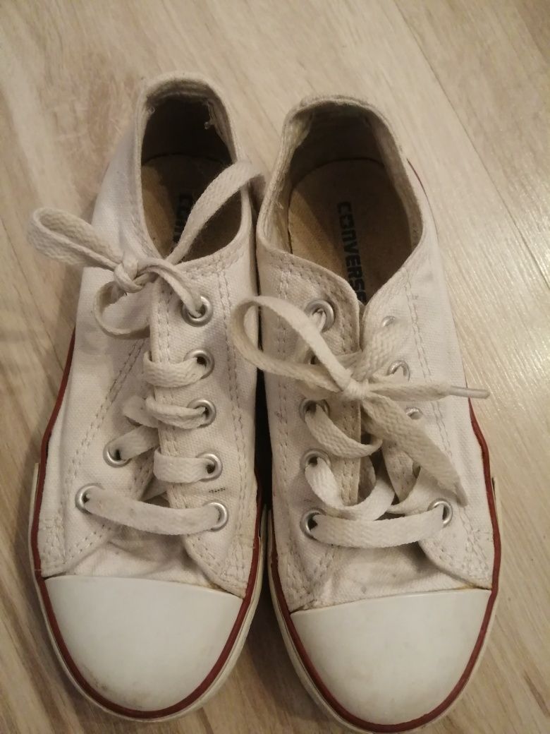 Convers białe trampki 33