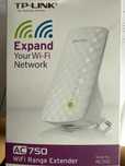 Uniwersalny wzmacniacz sieci wifi Re200