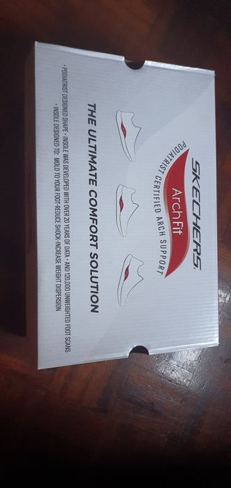 Ténis Skechers ArchFit pretos sem cordões pretos tamanho 41
