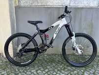 Bicicleta FR10 downhill