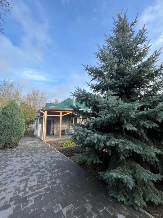 Довгострокова оренда будинку на Правому березі