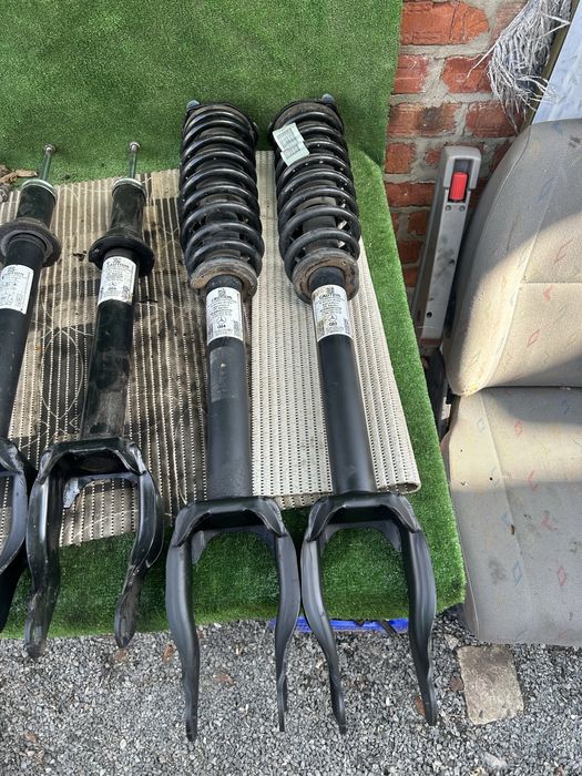 Продам стойки на Мерседес Ml 164,166 Gl164-166 в хорошем состоянии