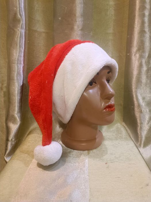 Новогодние  шапки Деда Мороза